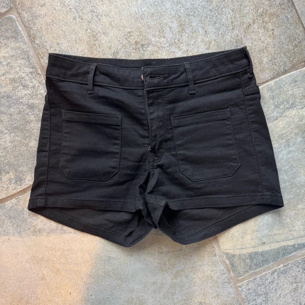 H&M Black High Waist Stretchy Shorts Pocketless Back Size 6